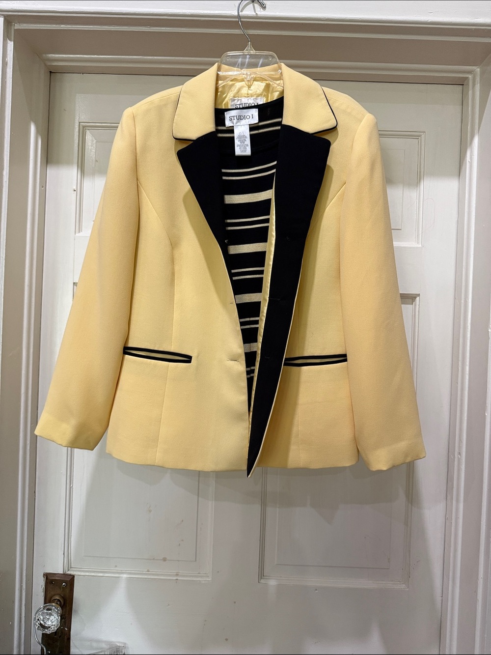 Women’s Yellow Contrast Pants Suit - Picture 2 of 8